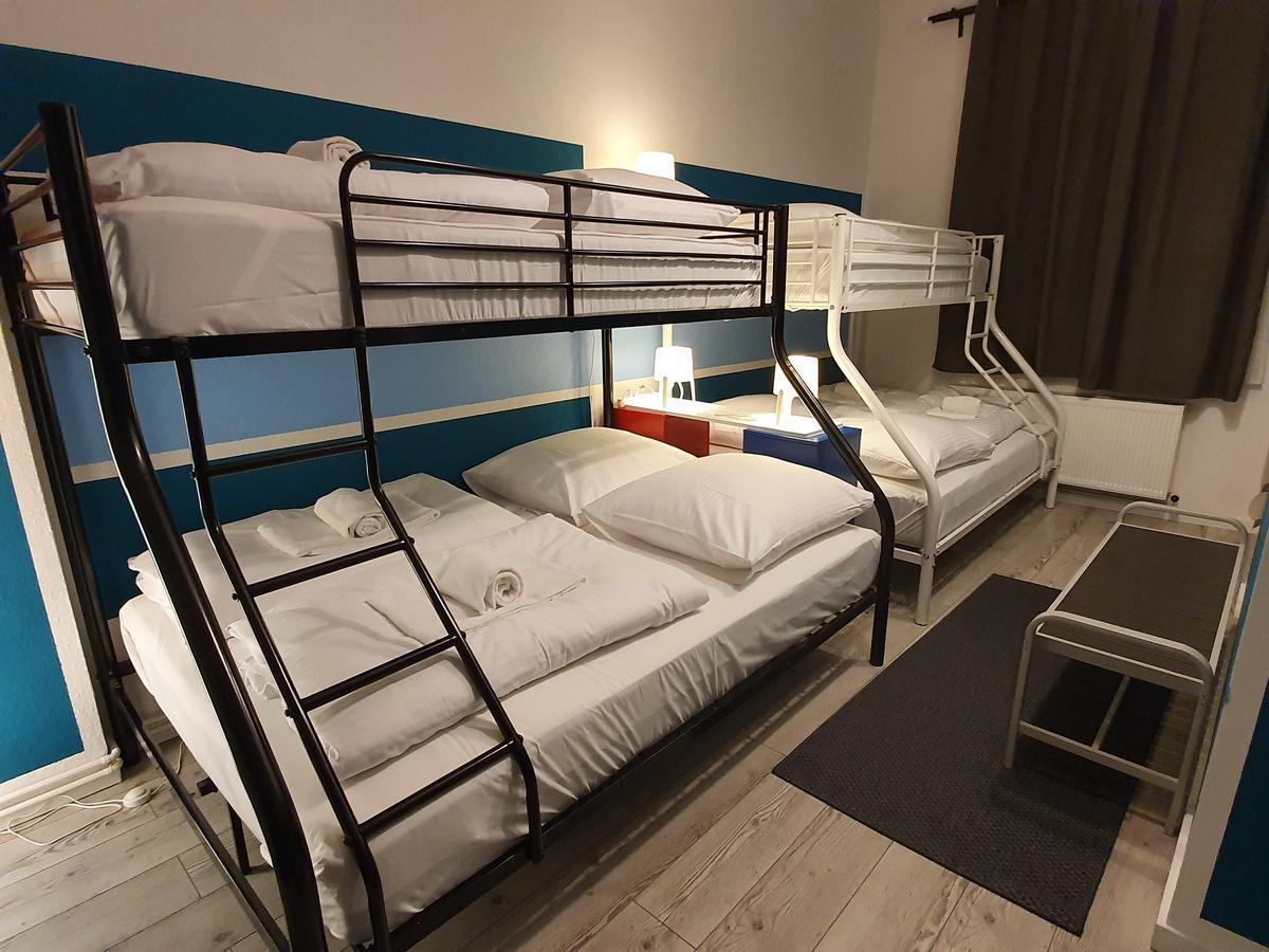 Central Lichtenberger Apartment For 6 People Берлін Екстер'єр фото